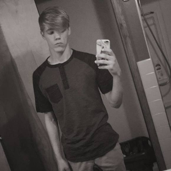 Meet your Posher, Dustin - Picture 1 of 1